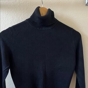 Cullen 100% silk Black Turtleneck Size Small